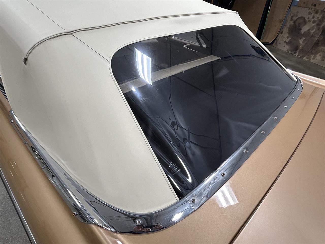 Mercury-Monterey-1961-Gold-metallic-White-and-Gold-37