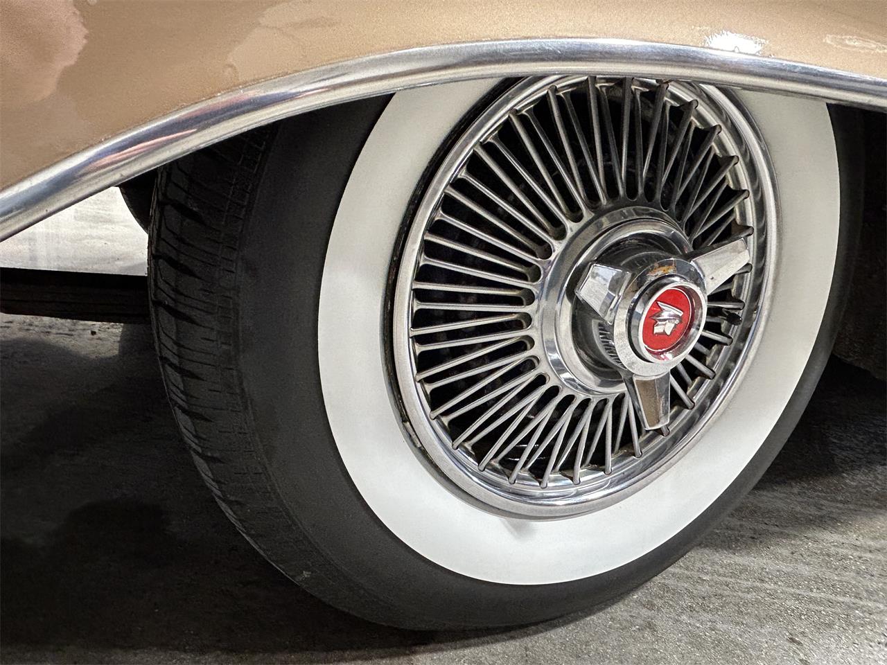 Mercury-Monterey-1961-Gold-metallic-White-and-Gold-60