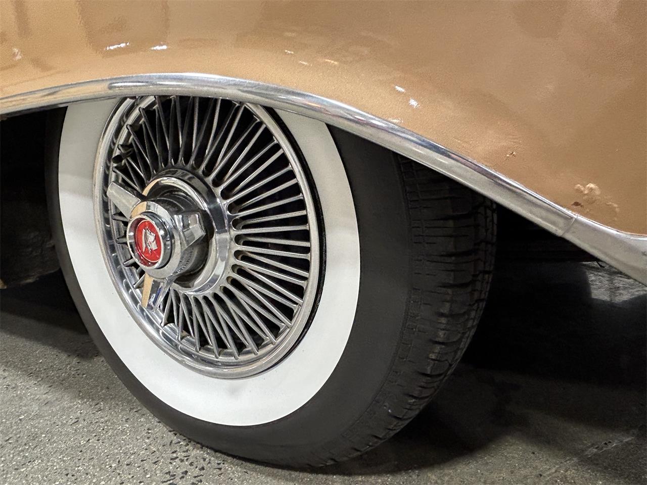 Mercury-Monterey-1961-Gold-metallic-White-and-Gold-70
