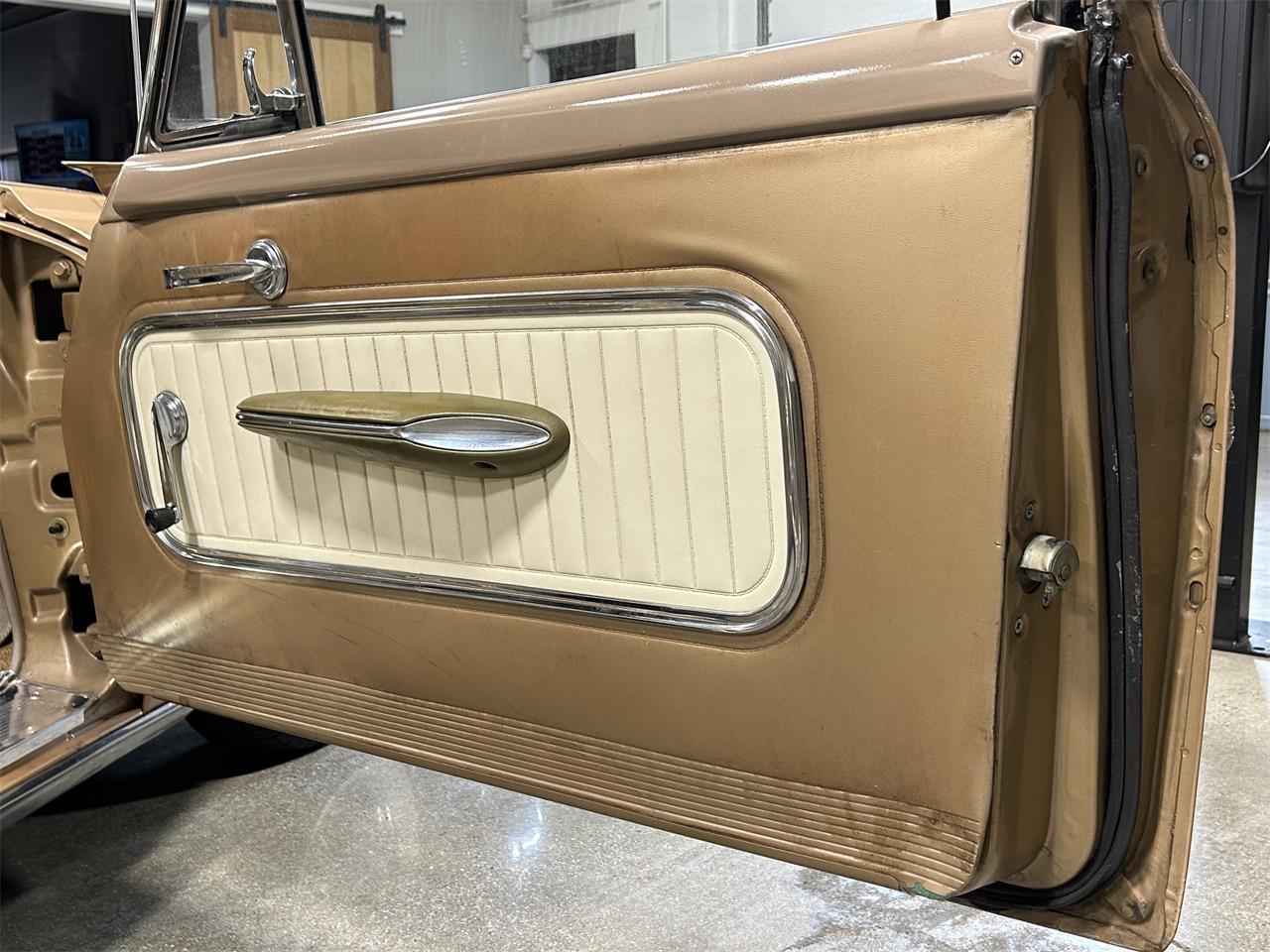 Mercury-Monterey-1961-Gold-metallic-White-and-Gold-8