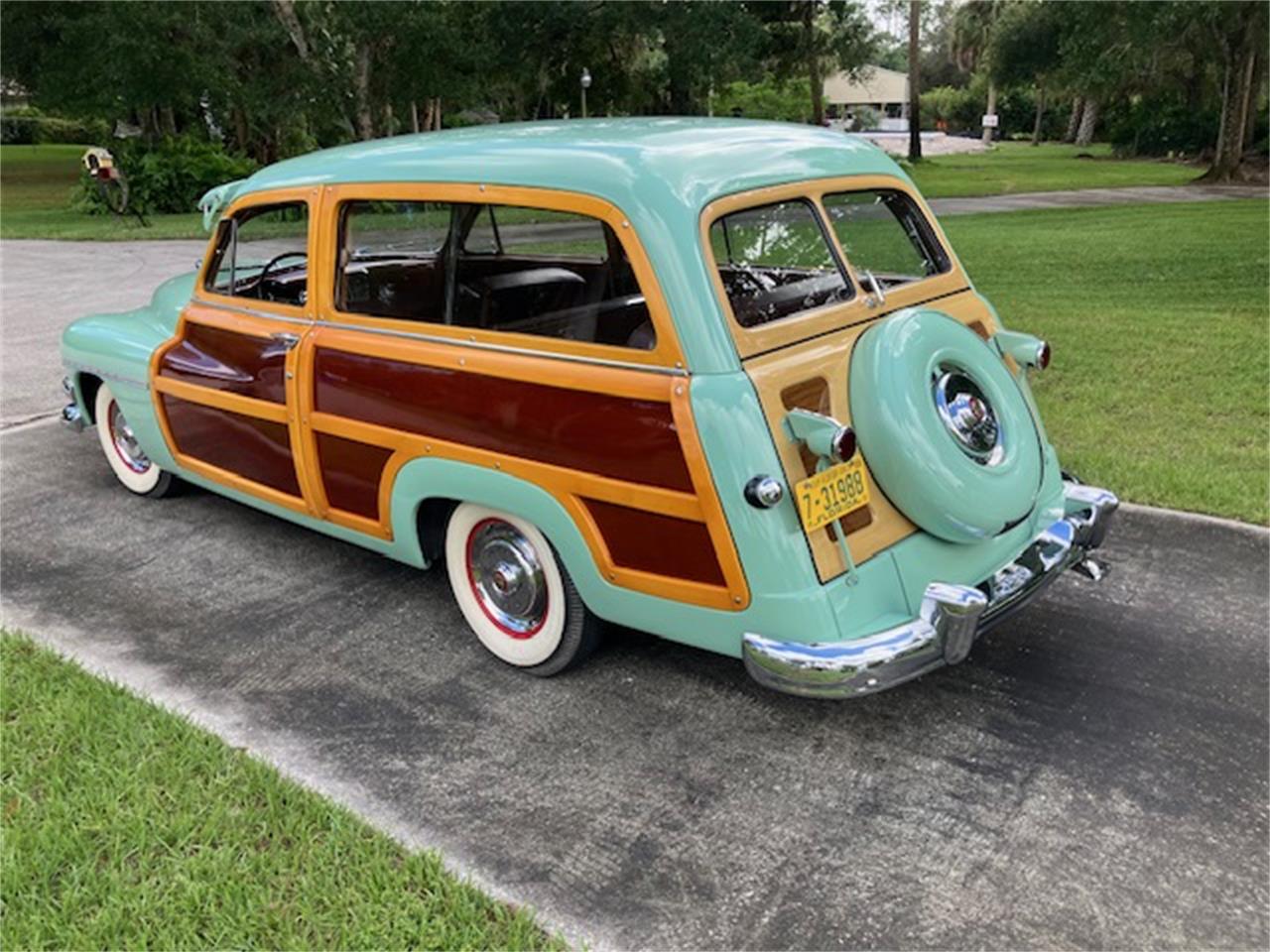 Mercury-Woody-wagon-1951-Light-green-Light-and-dark-brown-11