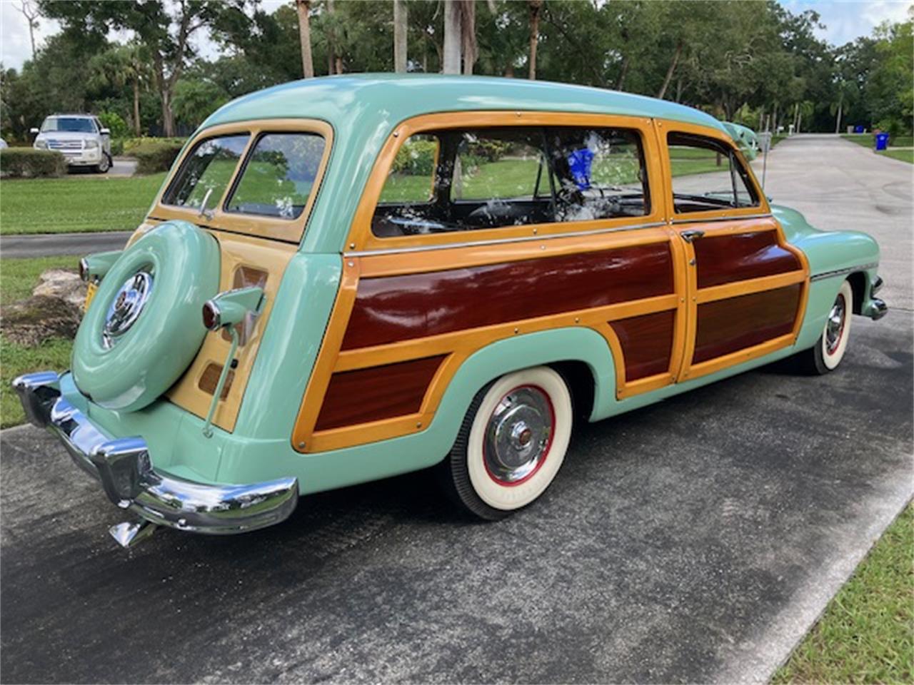 Mercury-Woody-wagon-1951-Light-green-Light-and-dark-brown-13