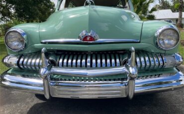 Mercury-Woody-wagon-1951-Light-green-Light-and-dark-brown-17