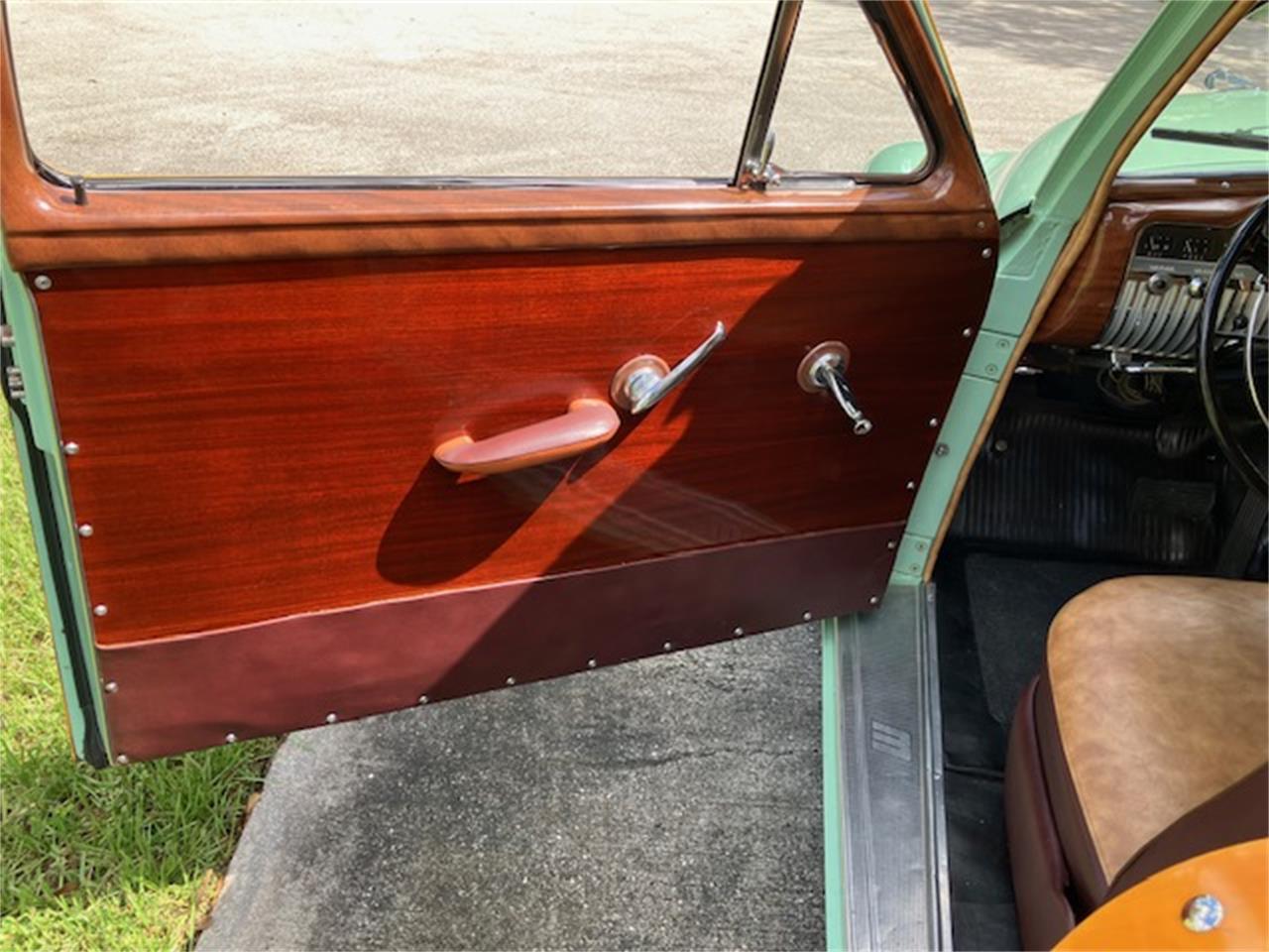 Mercury-Woody-wagon-1951-Light-green-Light-and-dark-brown-18