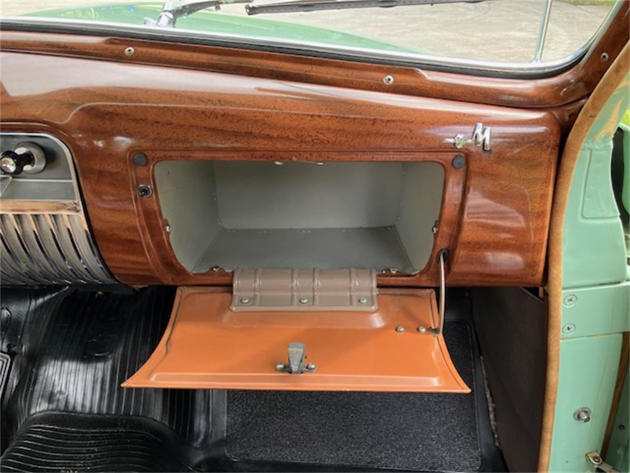 Mercury-Woody-wagon-1951-Light-green-Light-and-dark-brown-24