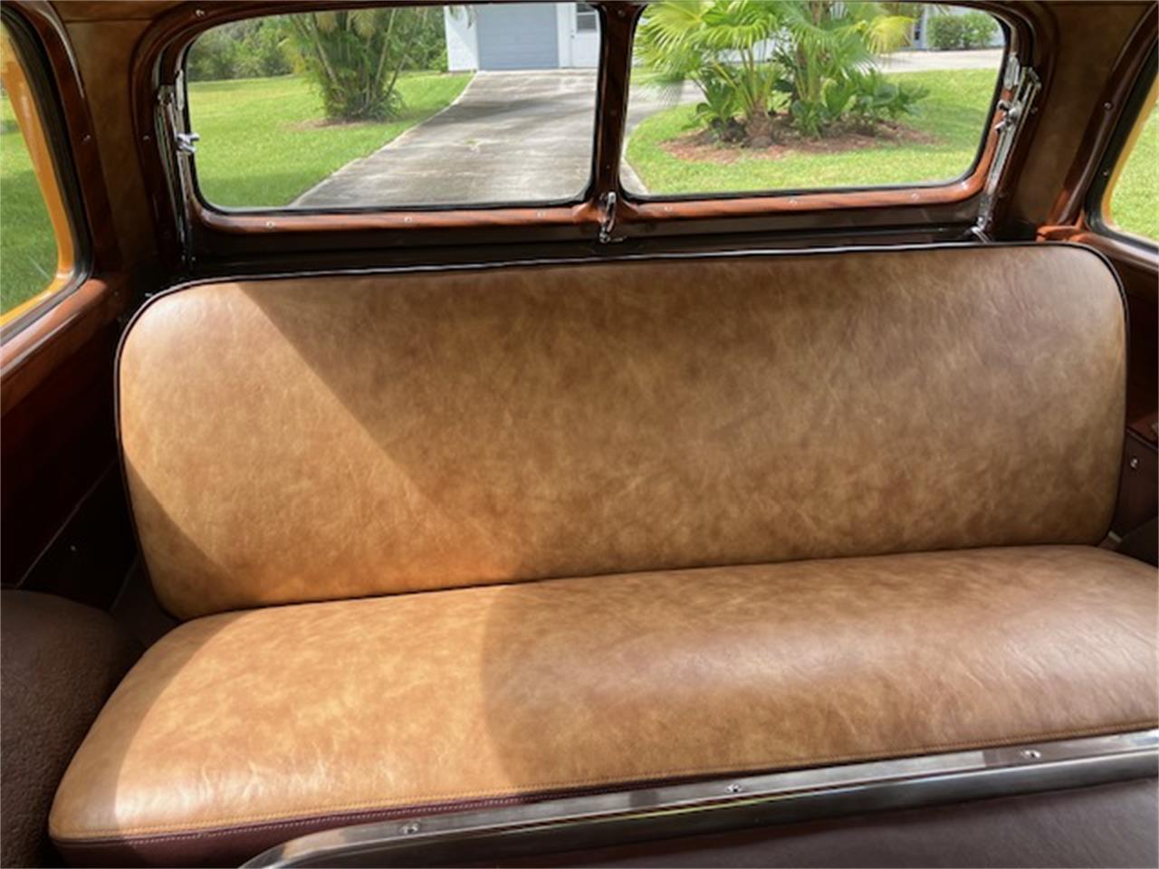 Mercury-Woody-wagon-1951-Light-green-Light-and-dark-brown-28