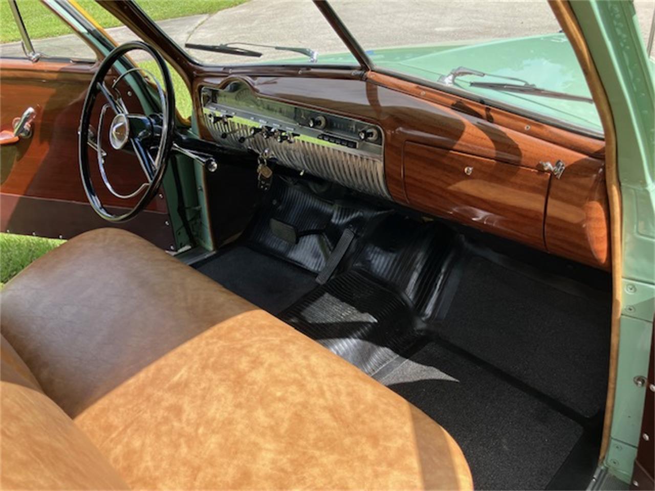 Mercury-Woody-wagon-1951-Light-green-Light-and-dark-brown-34