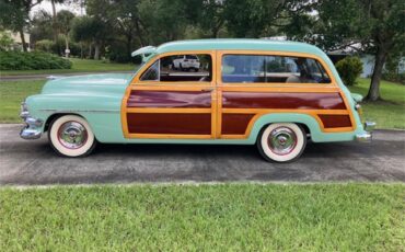 Mercury-Woody-wagon-1951-Light-green-Light-and-dark-brown