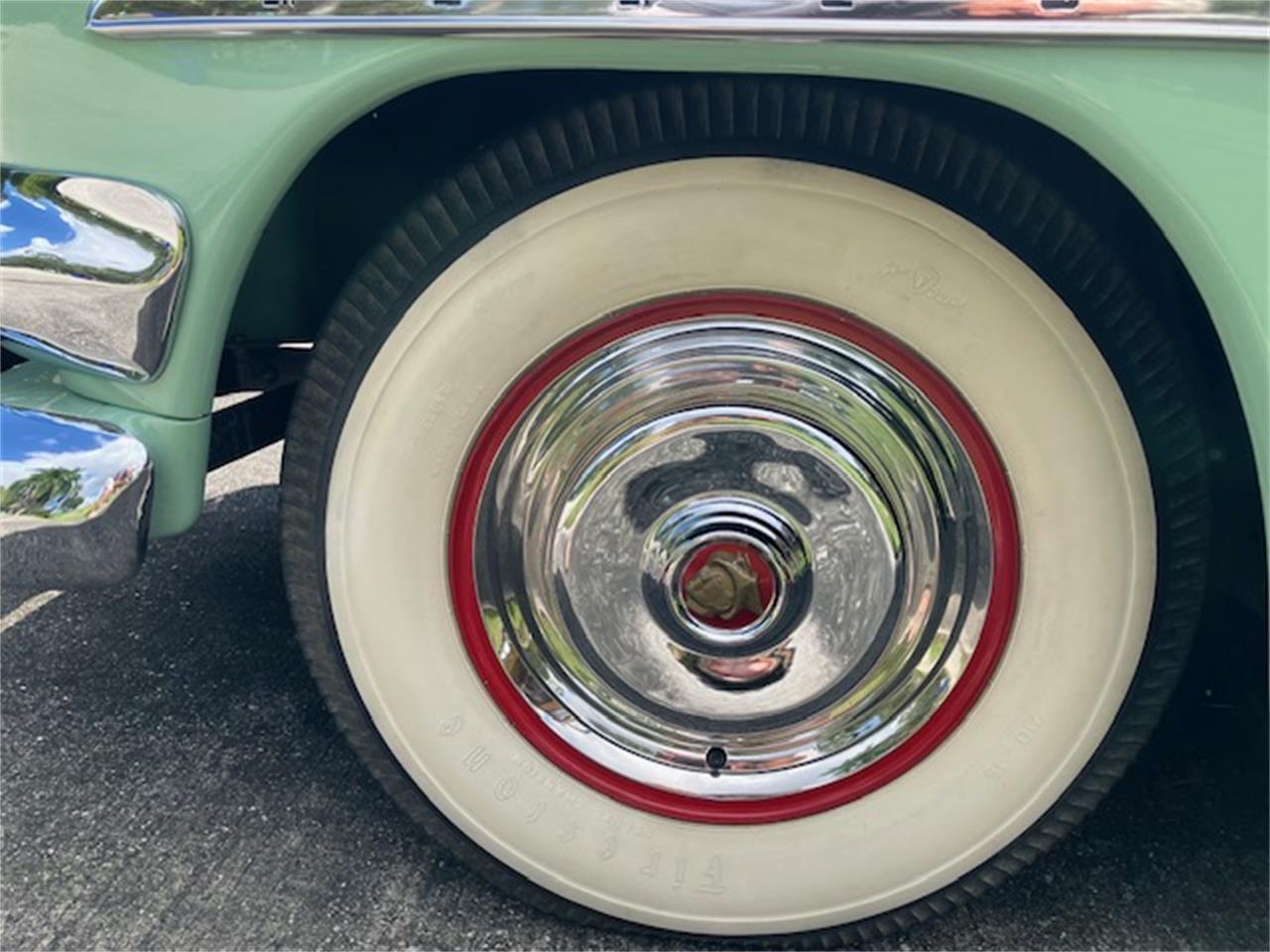 Mercury-Woody-wagon-1951-Light-green-Light-and-dark-brown-9