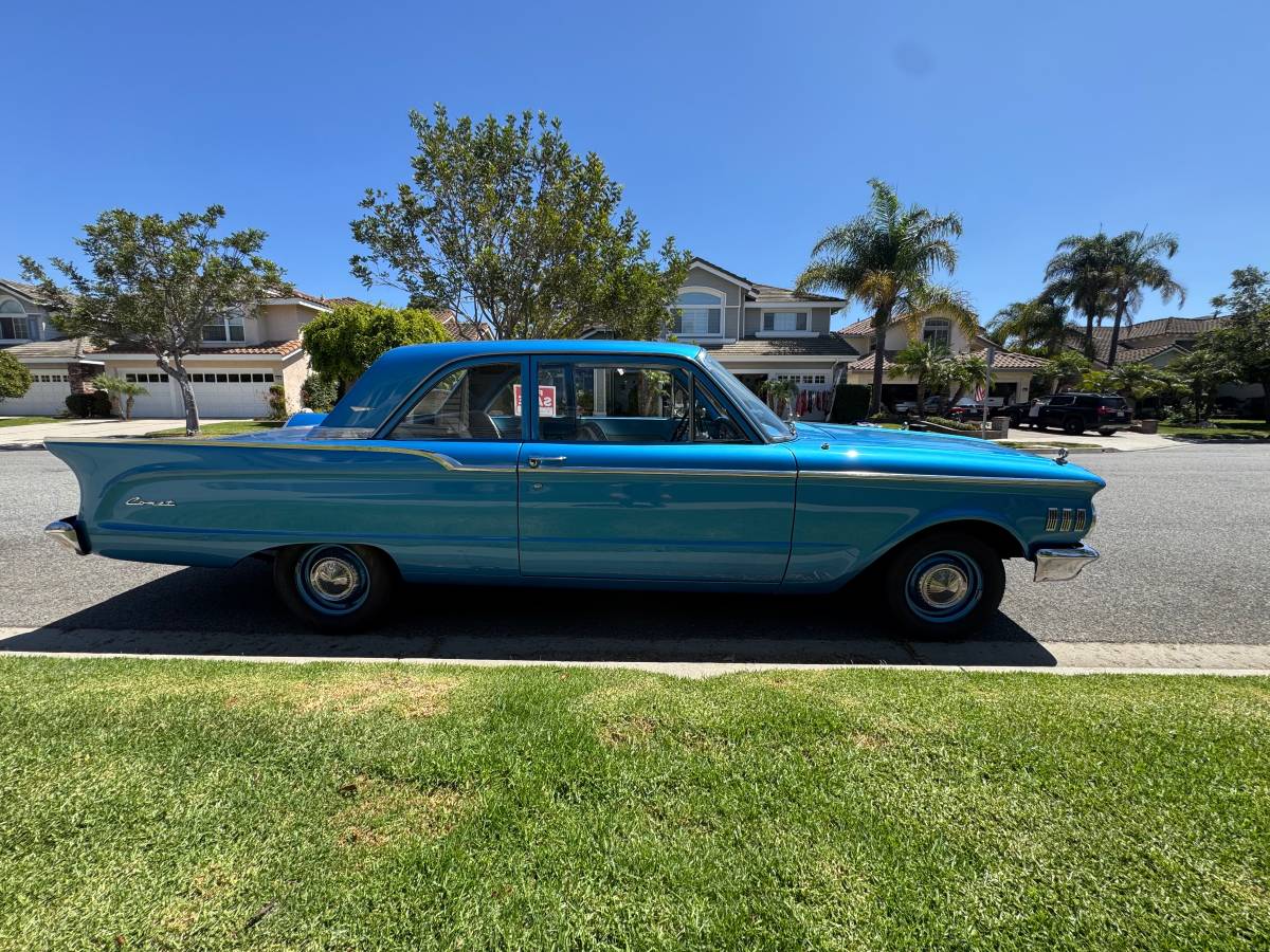 Mercury-comet-1961-blue
