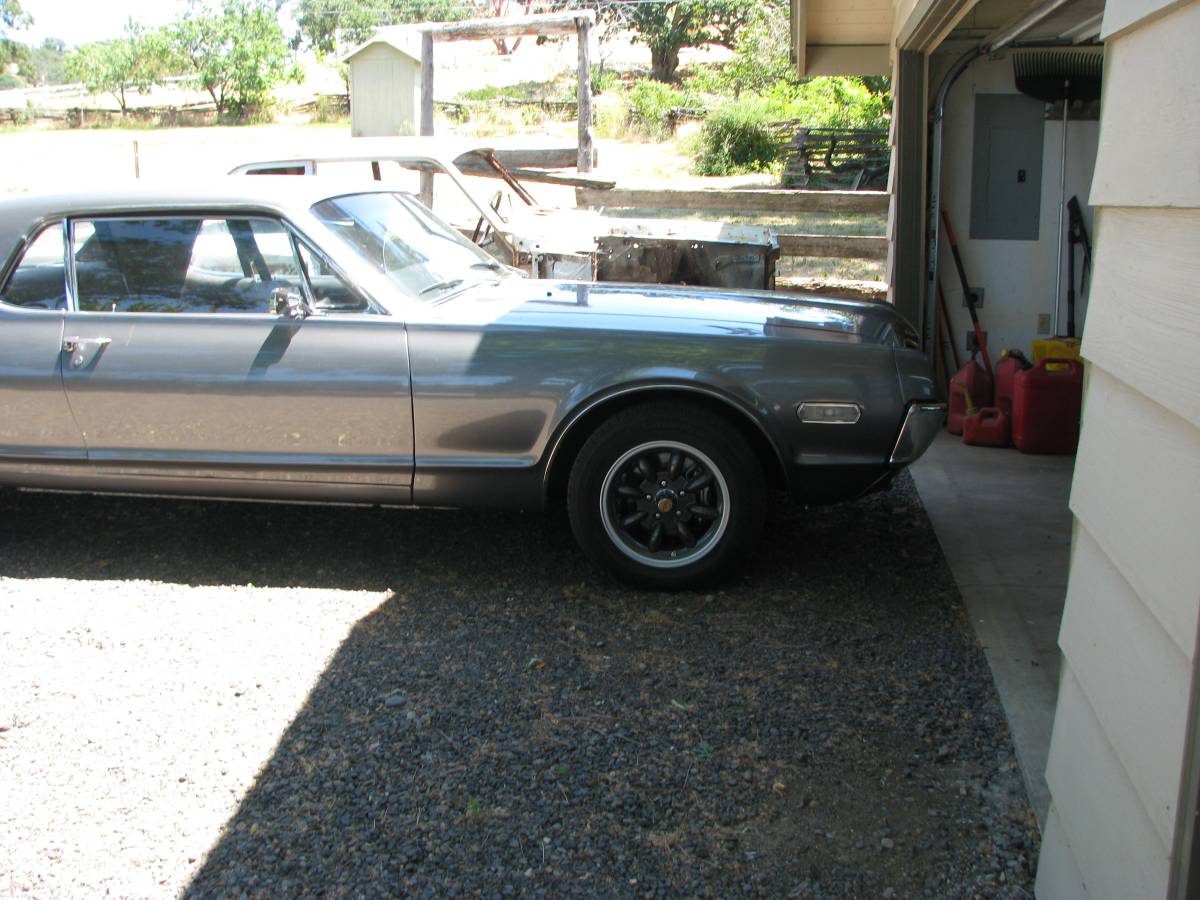 Mercury-cougar-1968-grey