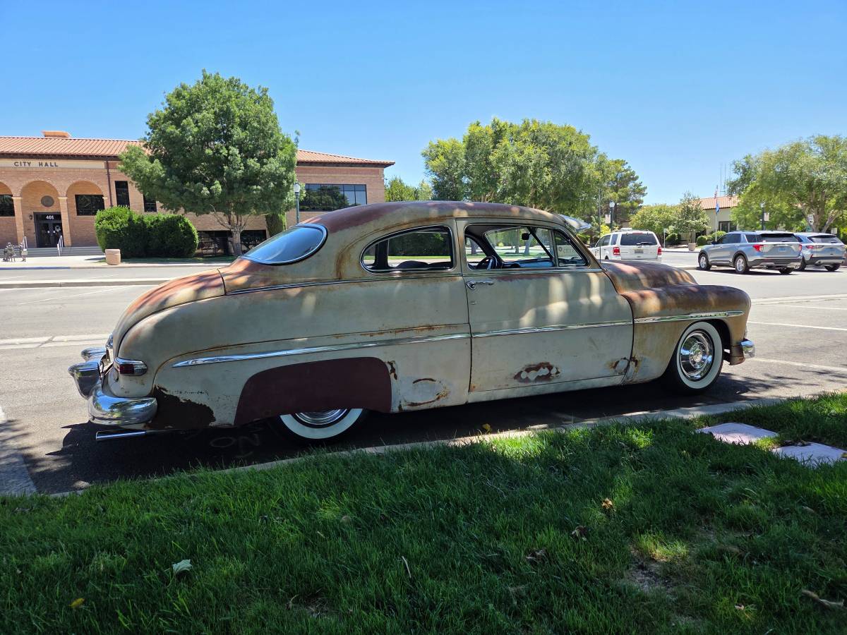 Mercury-coupe-1950-custom-27