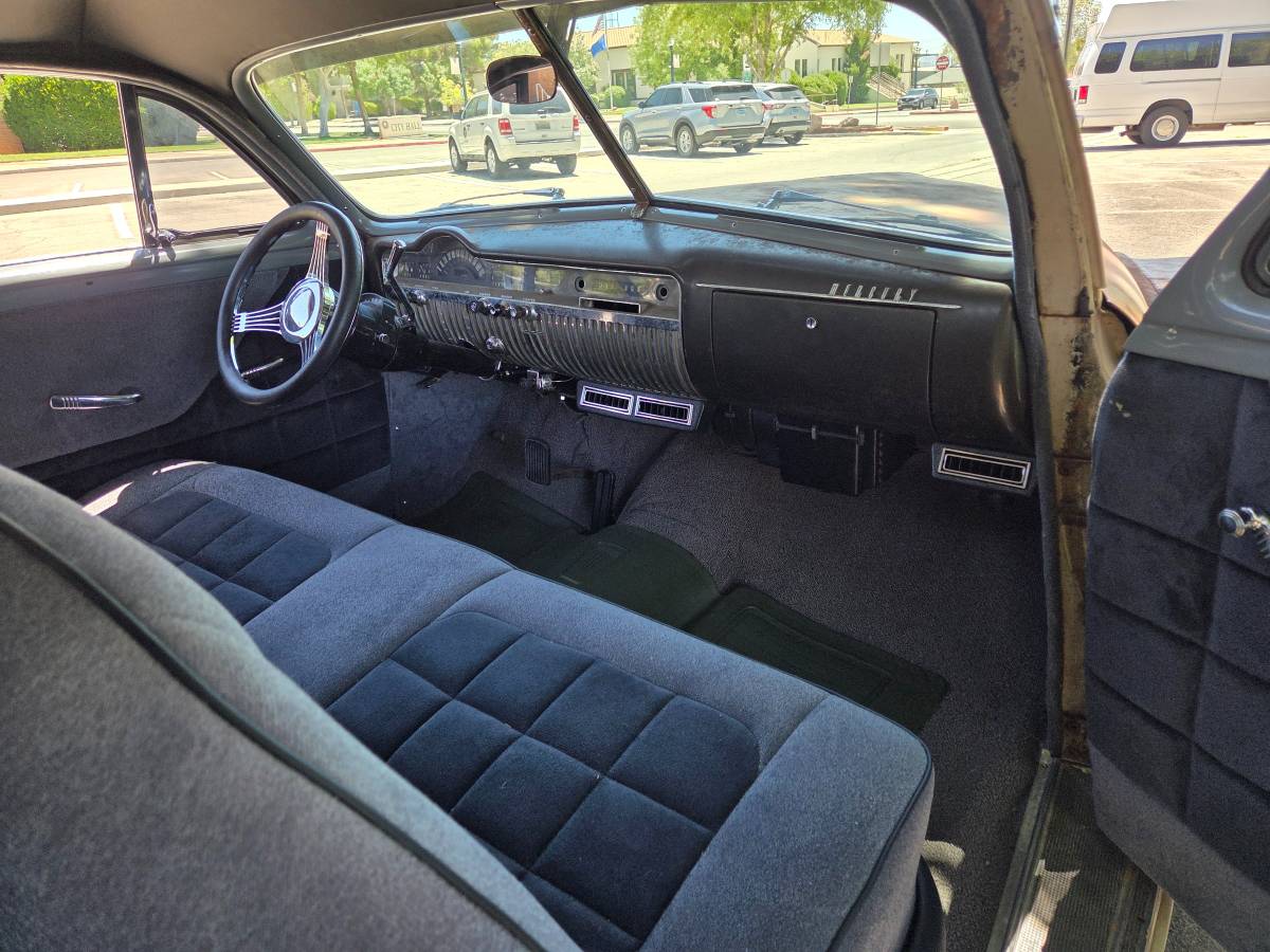 Mercury-coupe-1950-custom-30