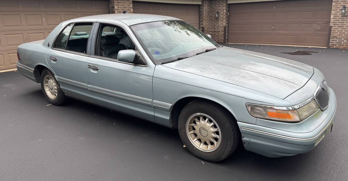 Mercury-grand-marquis-1996-green-3
