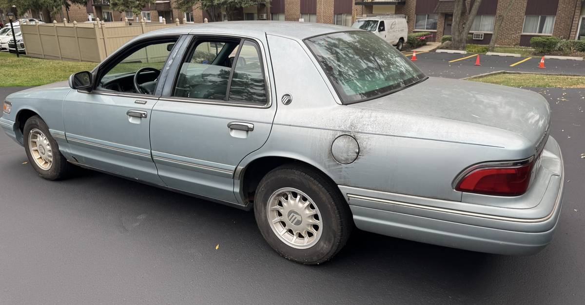 Mercury-grand-marquis-1996-green-6