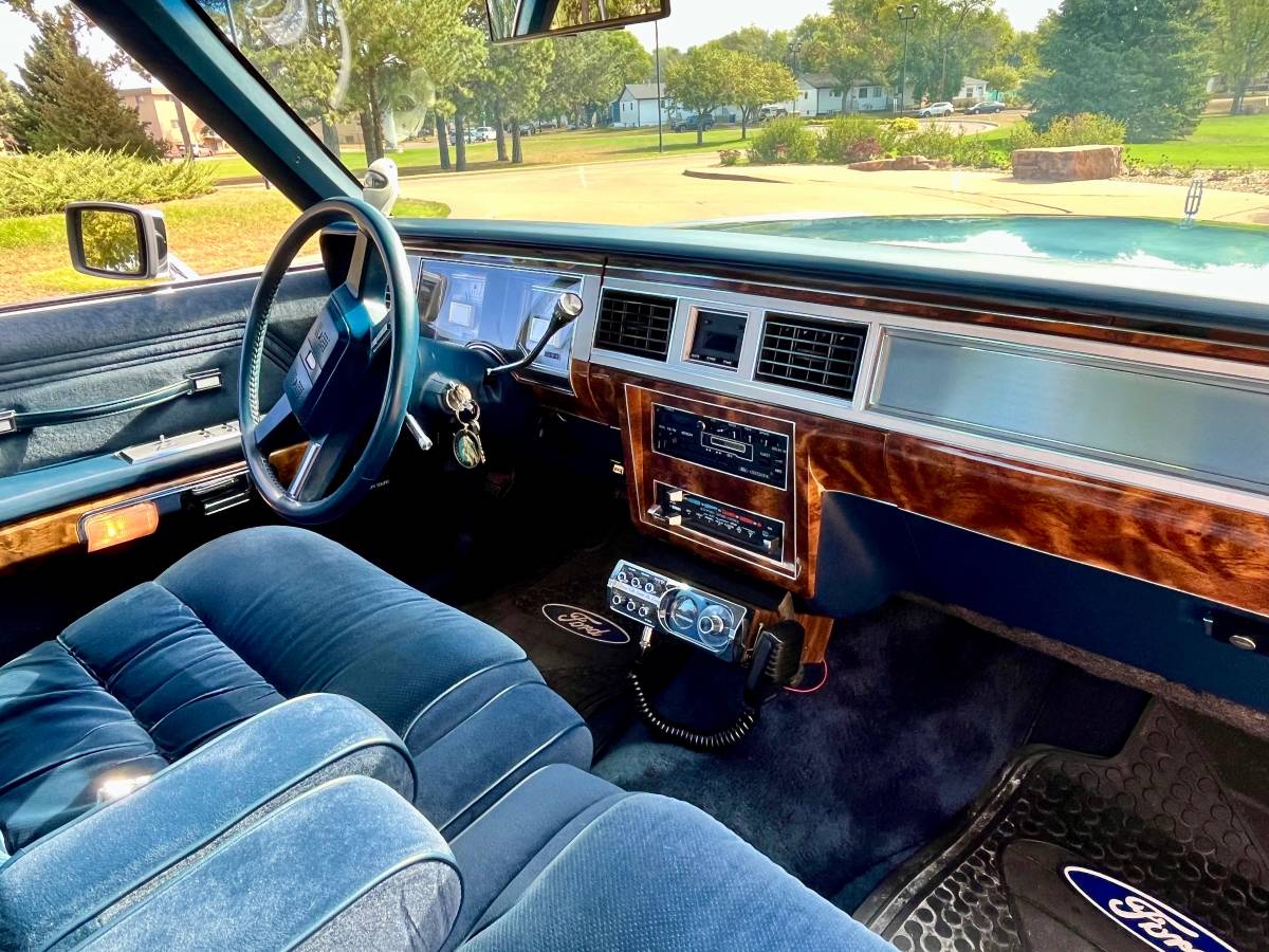 Mercury-grand-marquis-ls-1987-blue-12