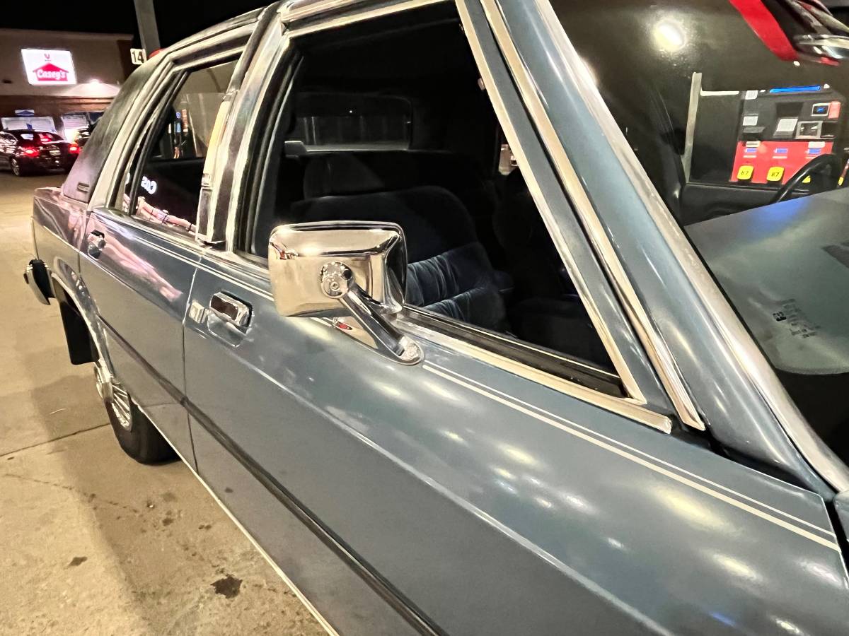 Mercury-grand-marquis-ls-1987-blue-3