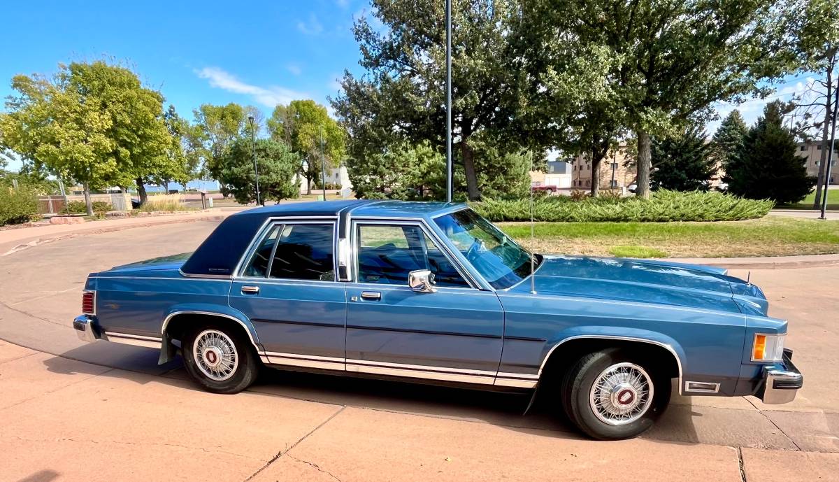 Mercury-grand-marquis-ls-1987-blue-7