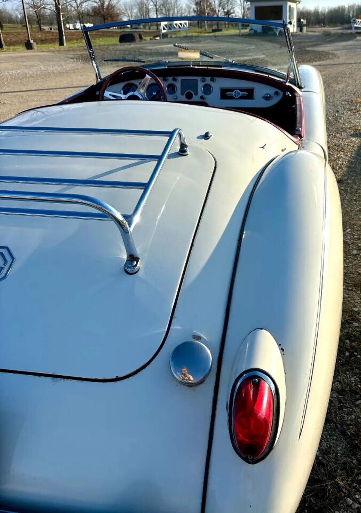 Mg-A-1959-White-Red-2