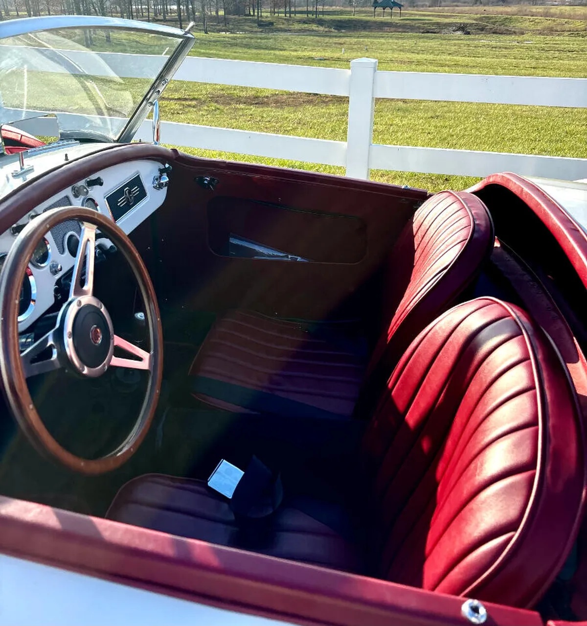 Mg-A-1959-White-Red-4