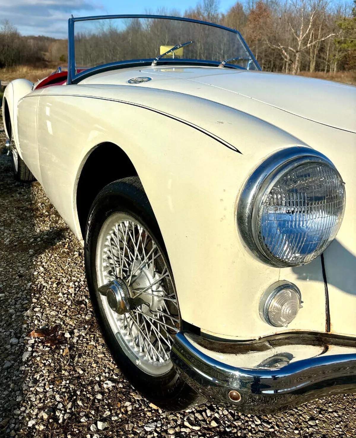 Mg-A-1959-White-Red-5