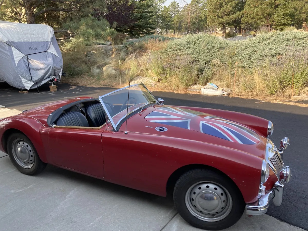 Mg-A-1960-Red-Black-1