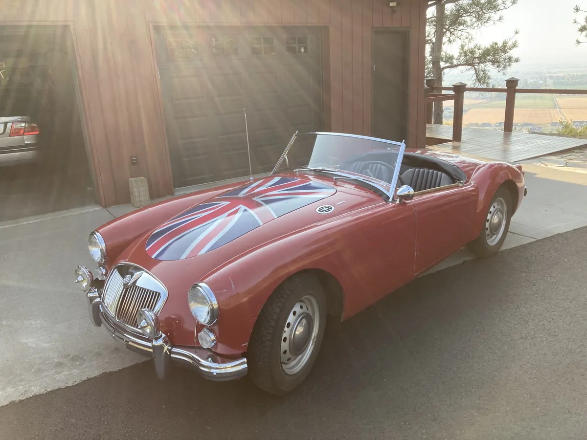 Mg-A-1960-Red-Black-2