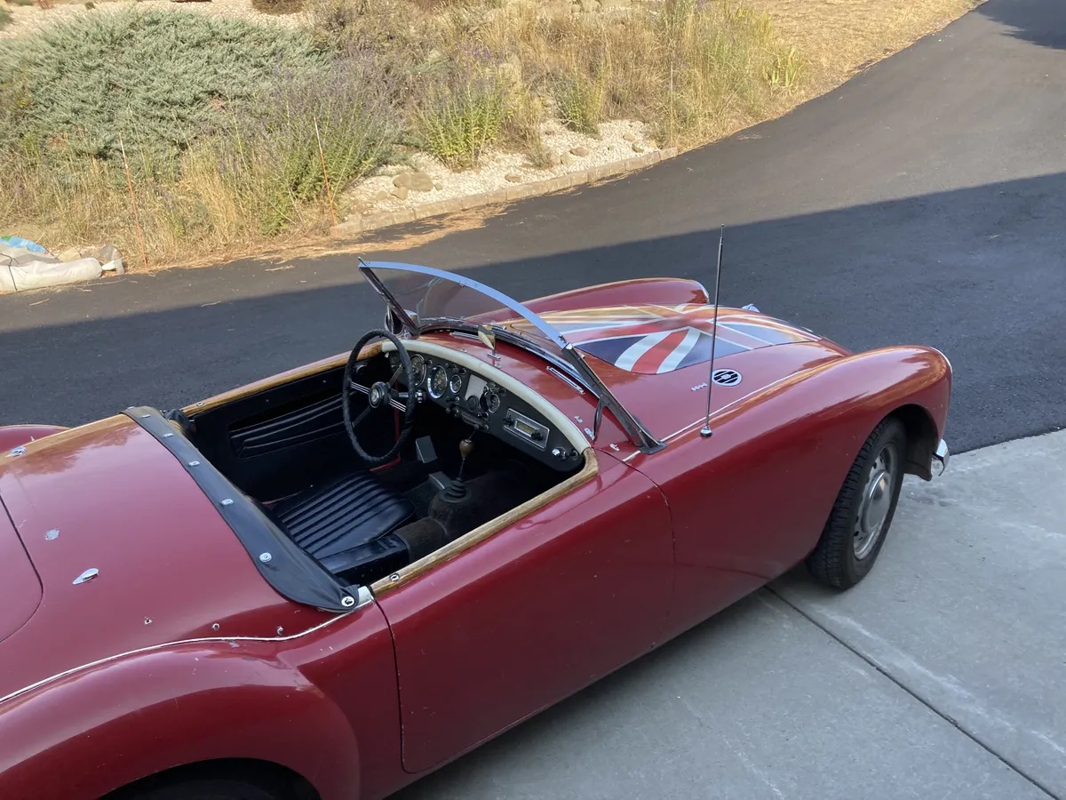 Mg-A-1960-Red-Black-4