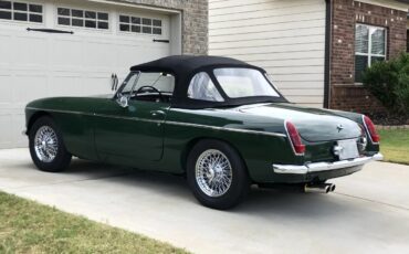 Mg-B-1965-Dark-British-Racing-Green-Black-1