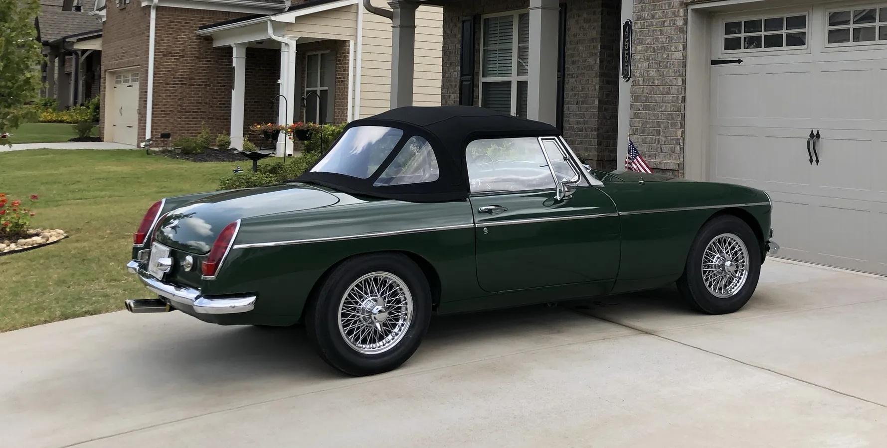 Mg-B-1965-Dark-British-Racing-Green-Black-2