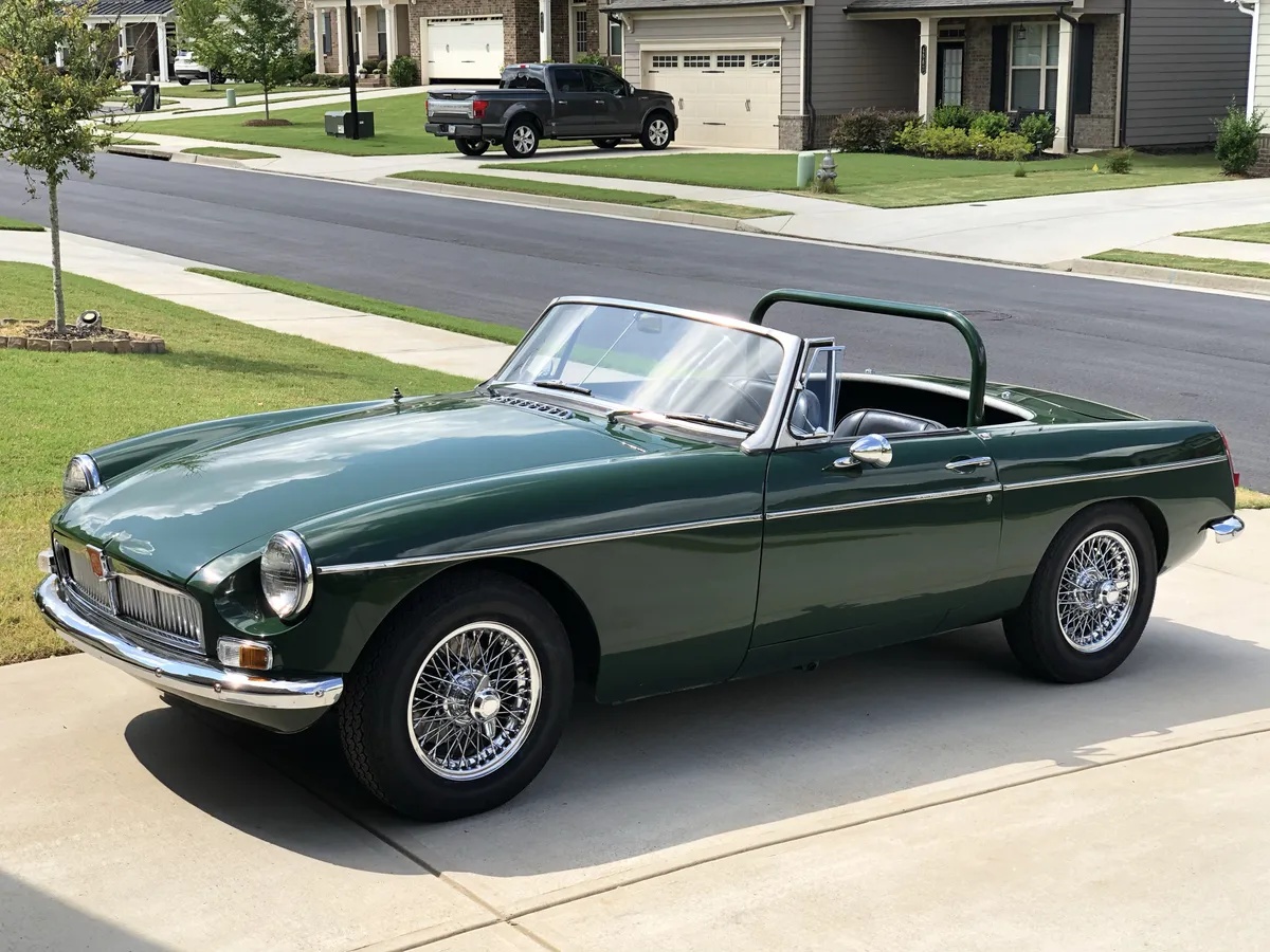Mg-B-1965-Dark-British-Racing-Green-Black-3