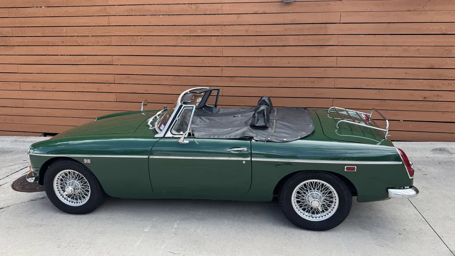 Mg-B-1969-British-Racing-Green-Black-1
