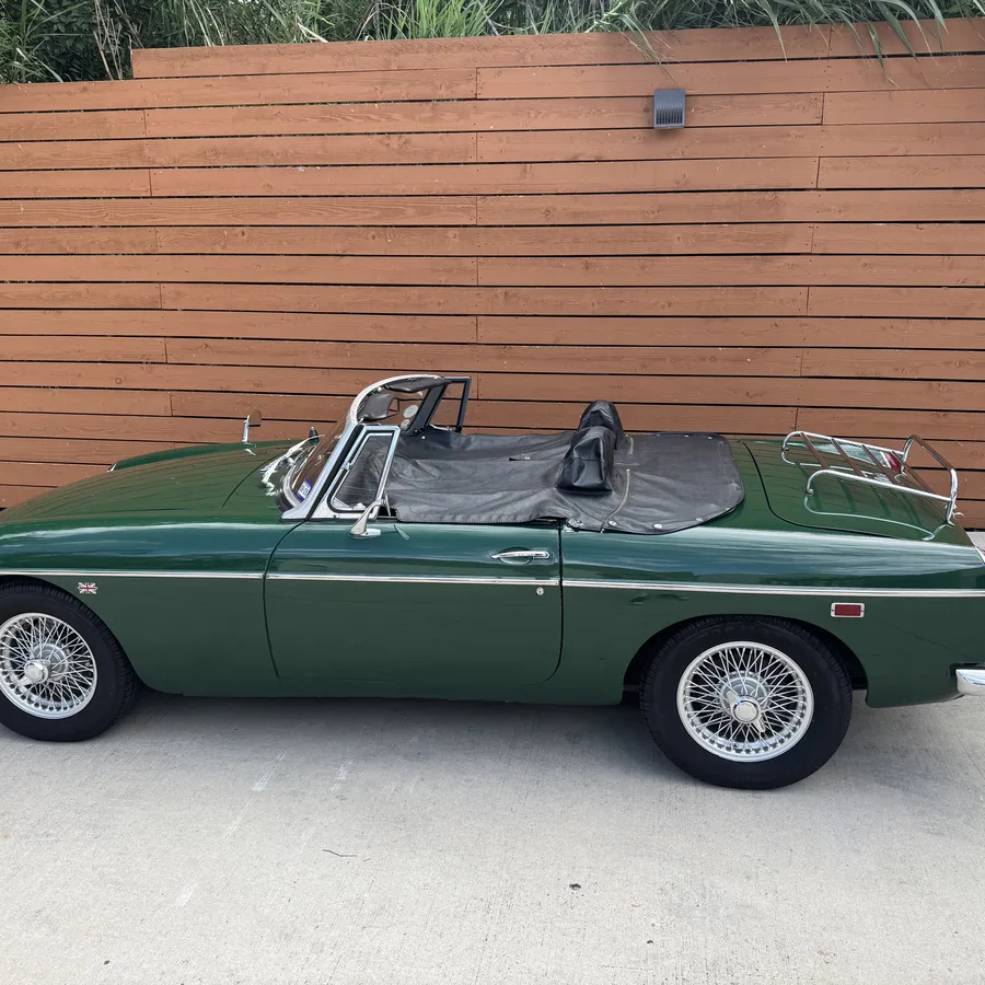 Mg-B-1969-British-Racing-Green-Black-2