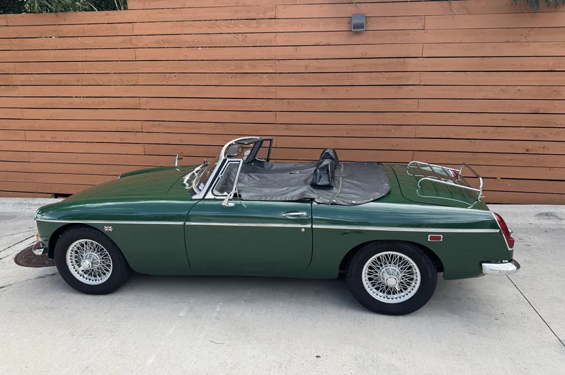 Mg-B-1969-British-Racing-Green-Black-3