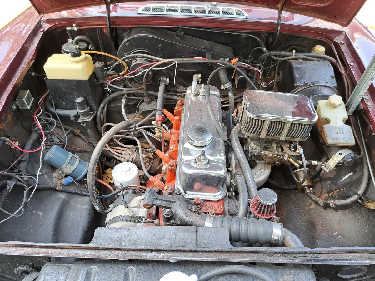 Mg-B-1975-Maroon-Black-8