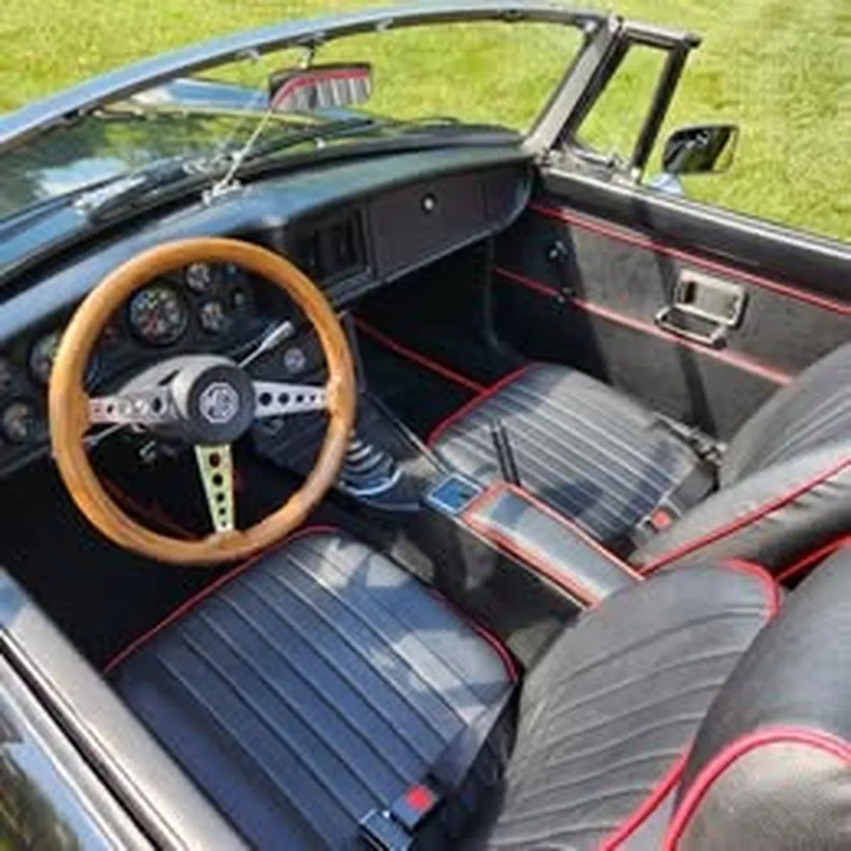 Mg-B-1977-Black-Black-With-Red-Piping-14