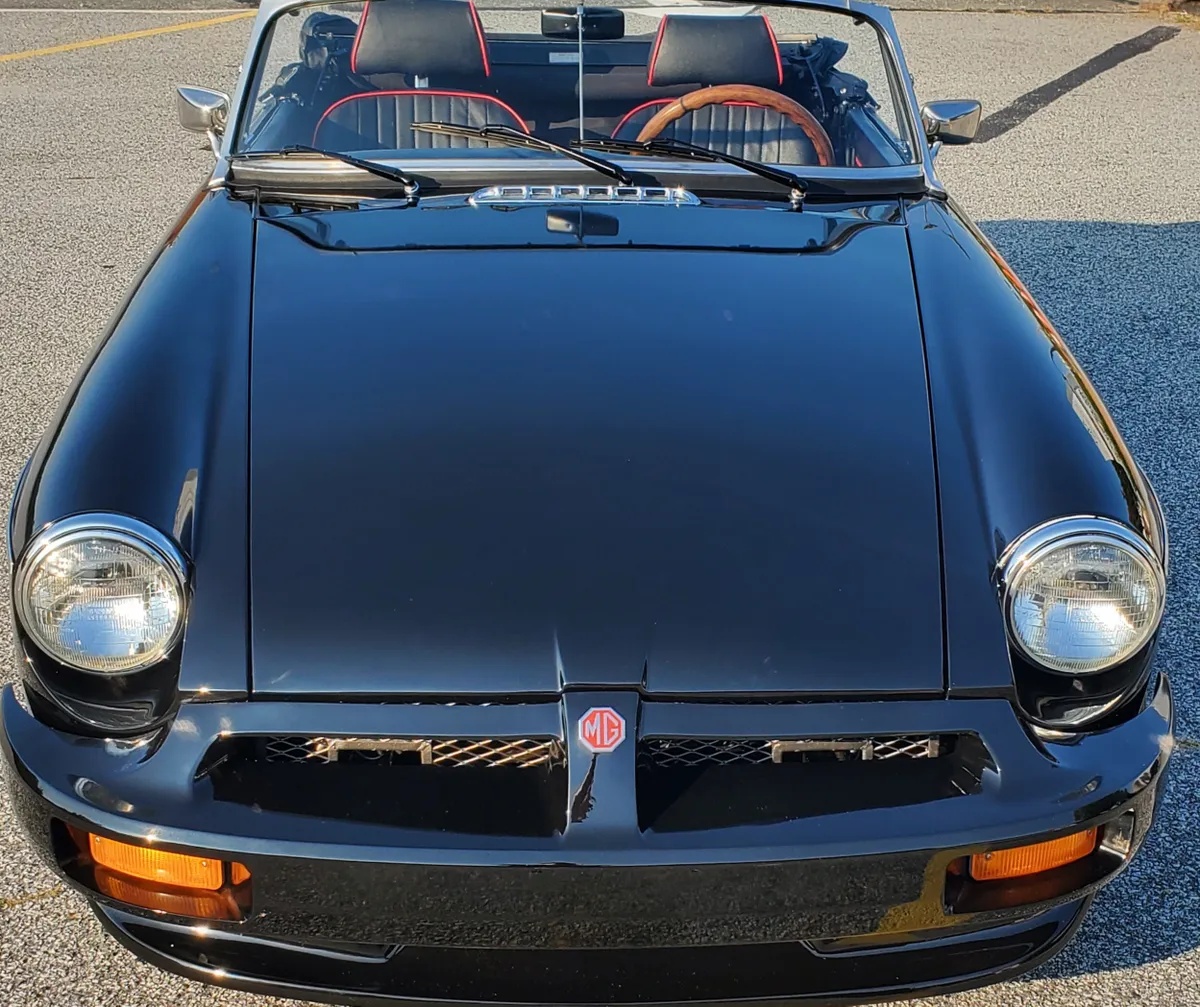 Mg-B-1977-Black-Black-With-Red-Piping-5