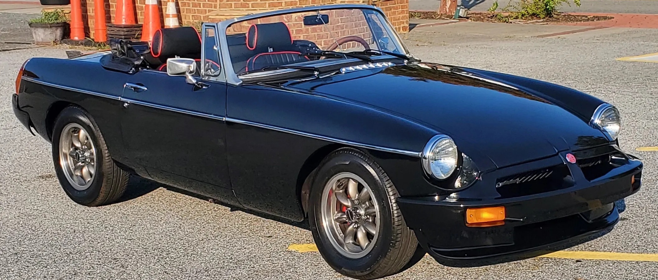 Mg-B-1977-Black-Black-With-Red-Piping-6