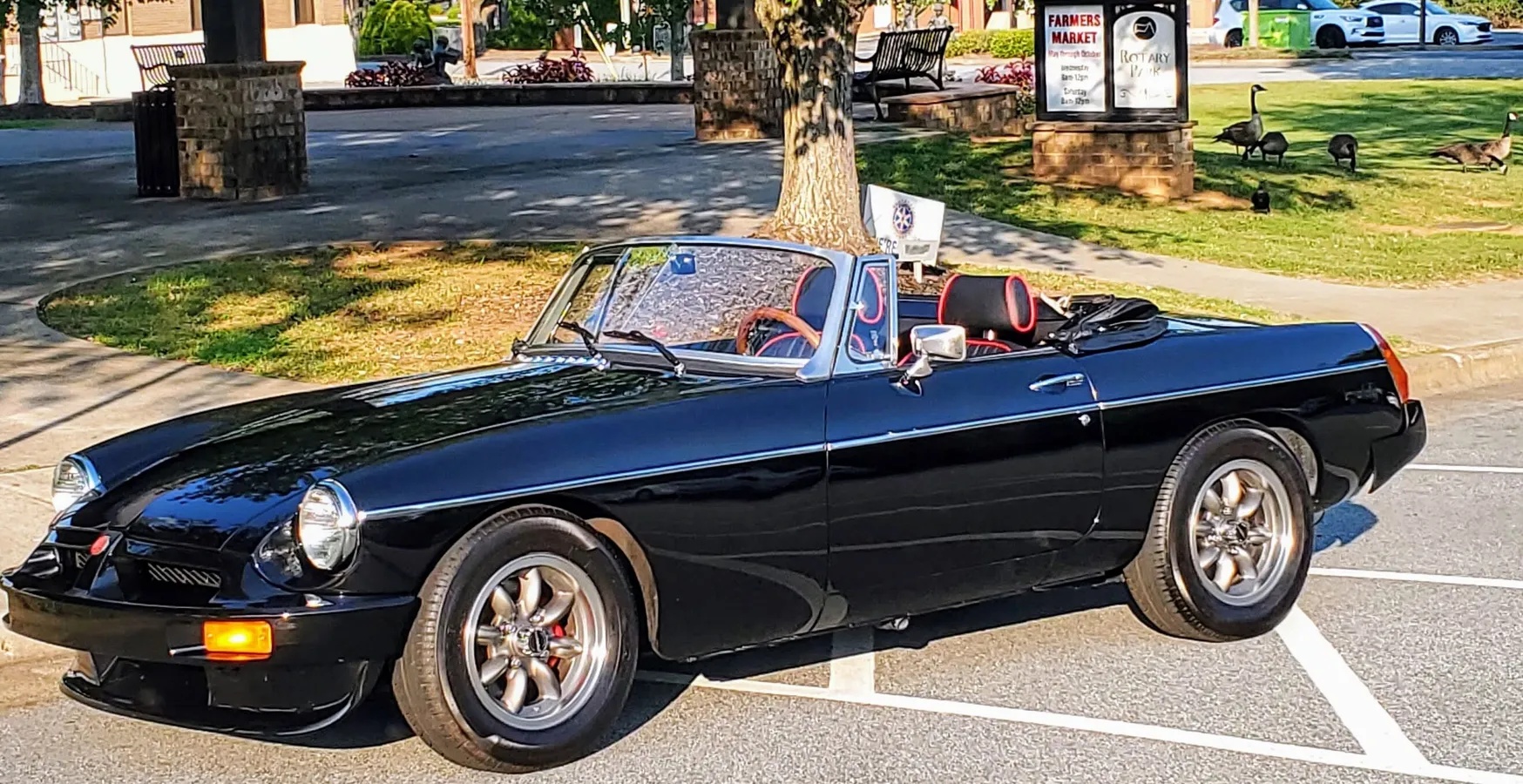 Mg-B-1977-Black-Black-With-Red-Piping-7