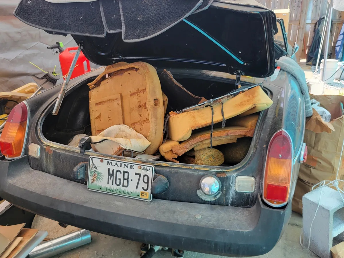 Mg-B-1979-Black-Black-1