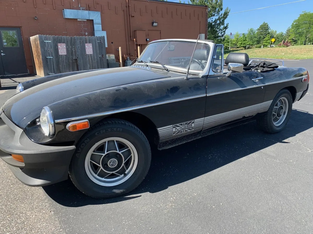 Mg-B-1979-Black-Black-2