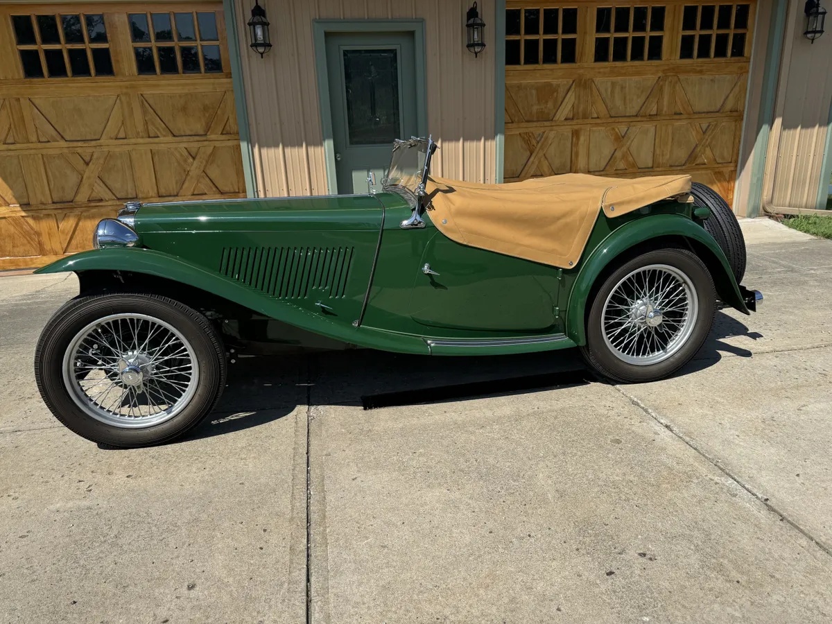 Mg-C-type-1948-Green-Green-17