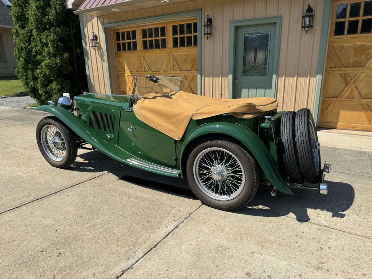 Mg-C-type-1948-Green-Green-19