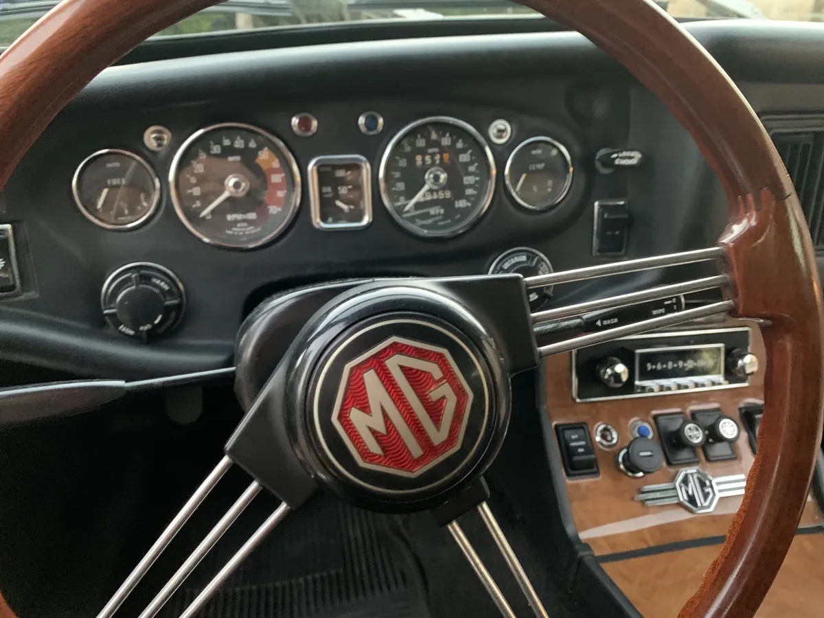 Mg-Cgt-1969-Pale-Primrose-Black-7