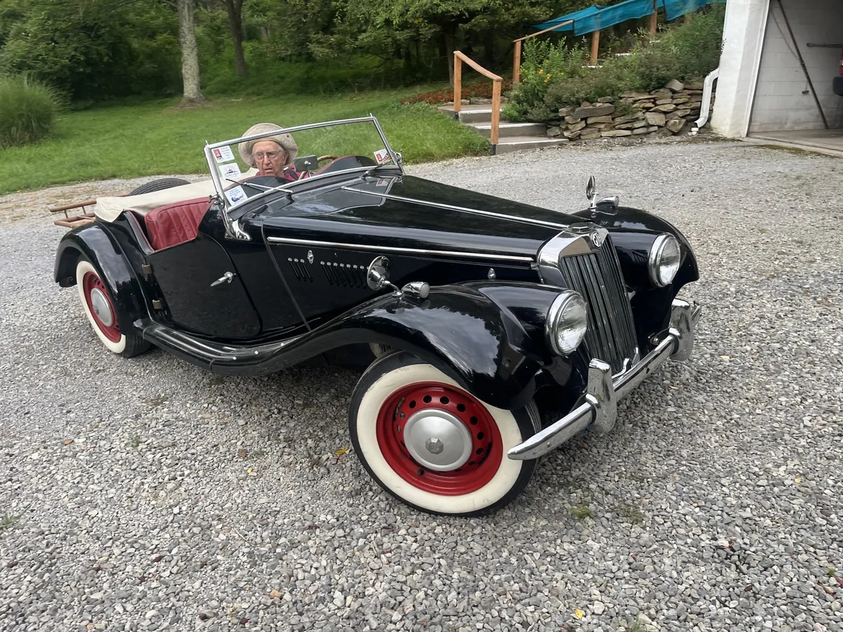 Mg-F-tf-1954-Black-Red-13