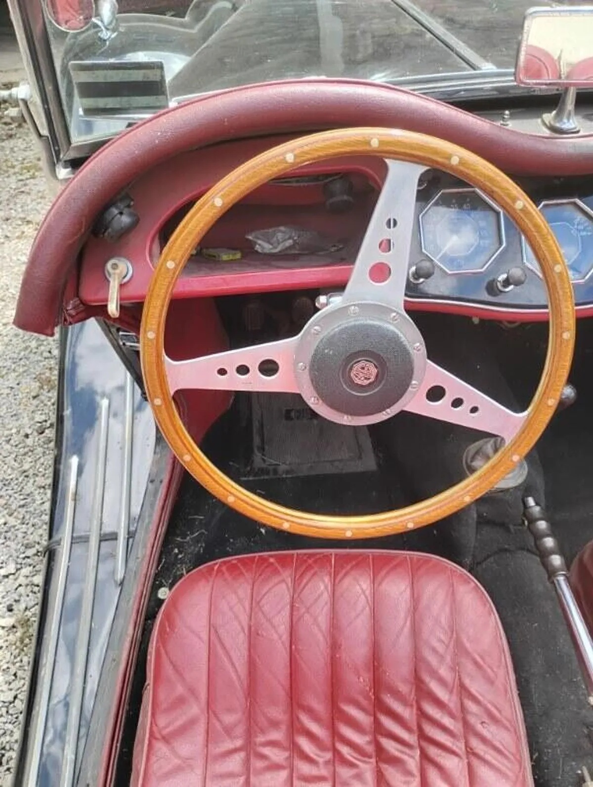 Mg-F-tf-1954-Black-Red-8