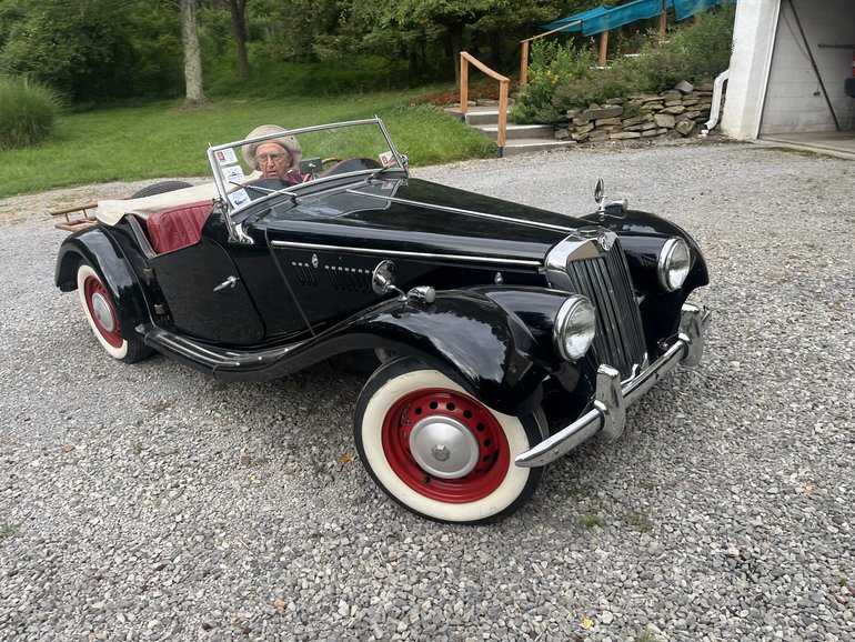 Mg-F-tf-1954-Black-Red