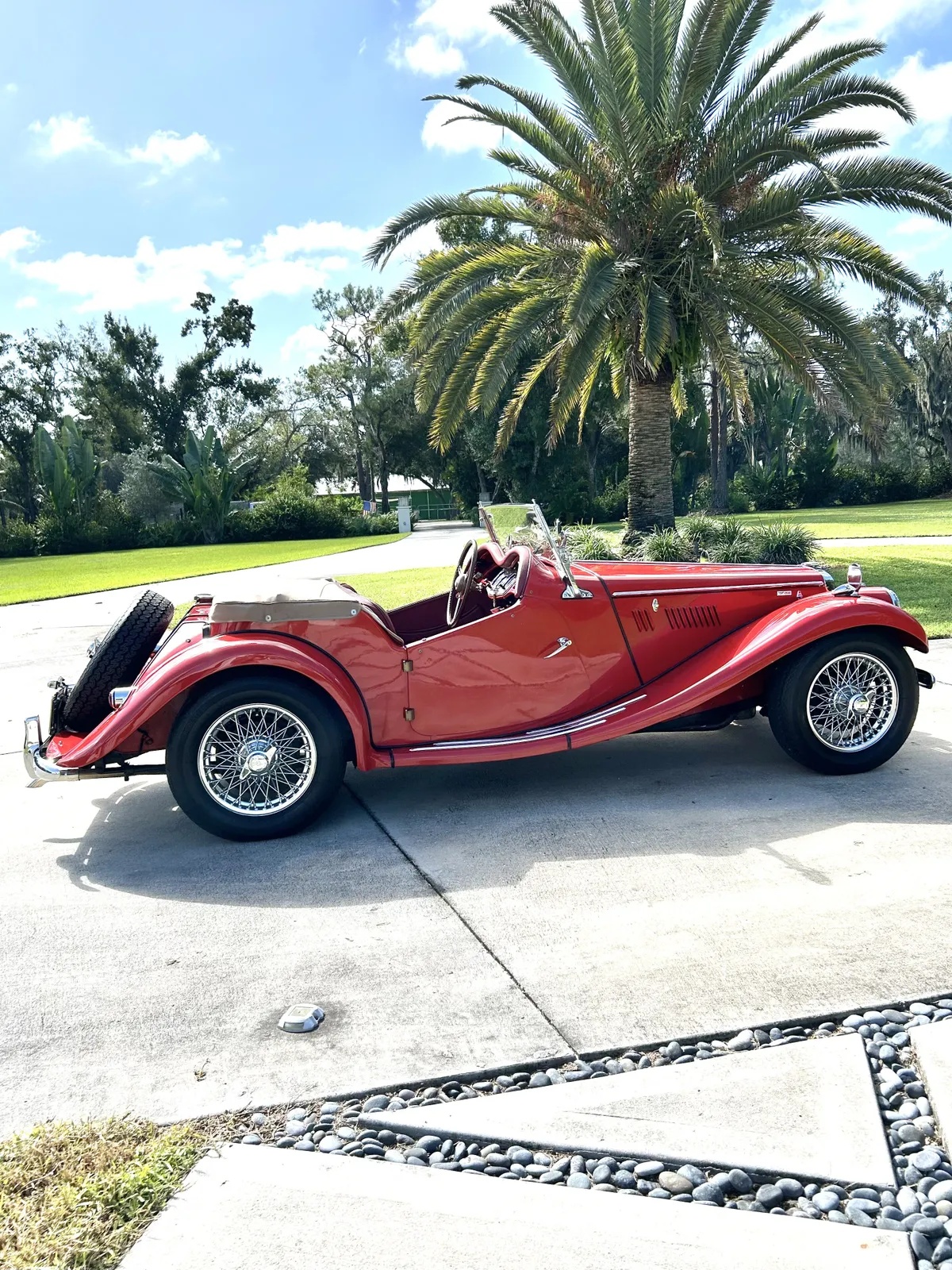 Mg-F-tf-1955-Red-Red-1