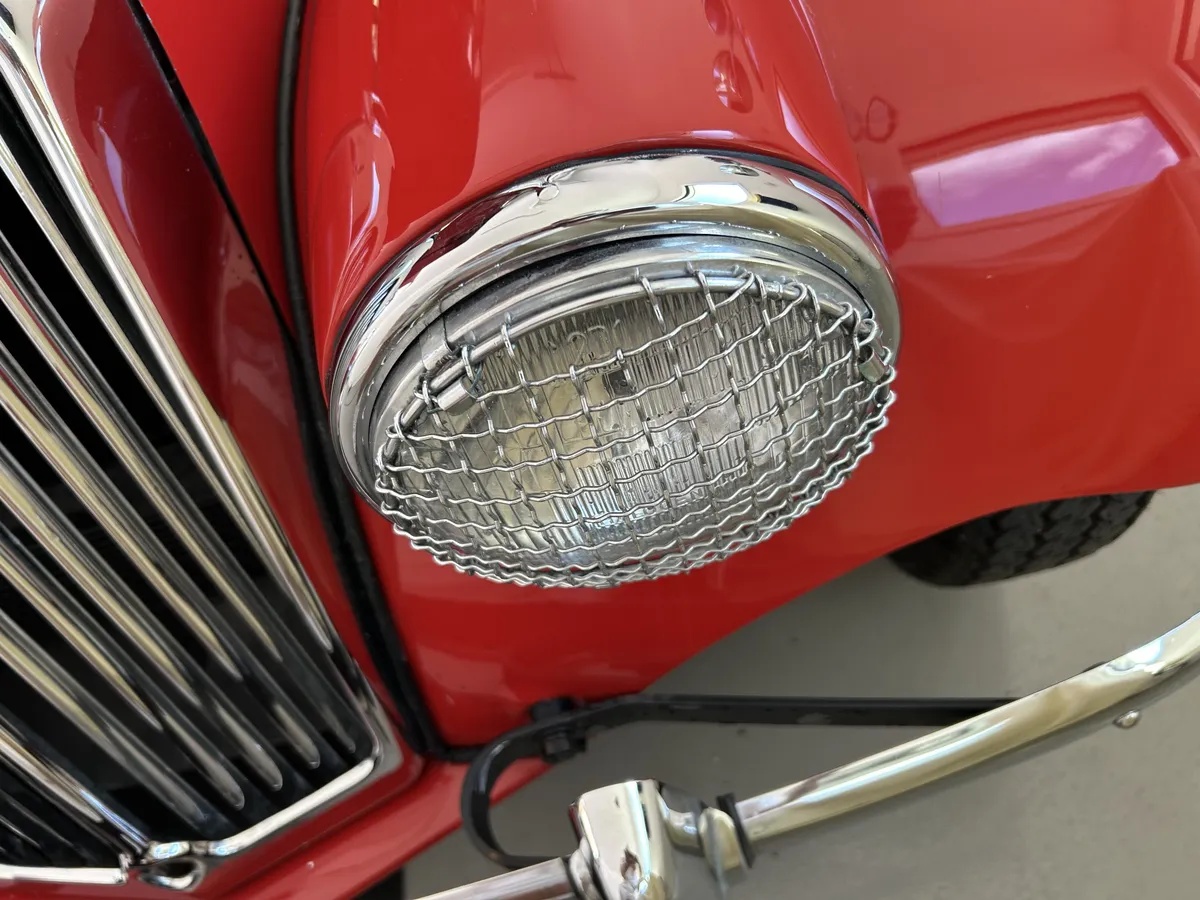 Mg-F-tf-1955-Red-Red-14