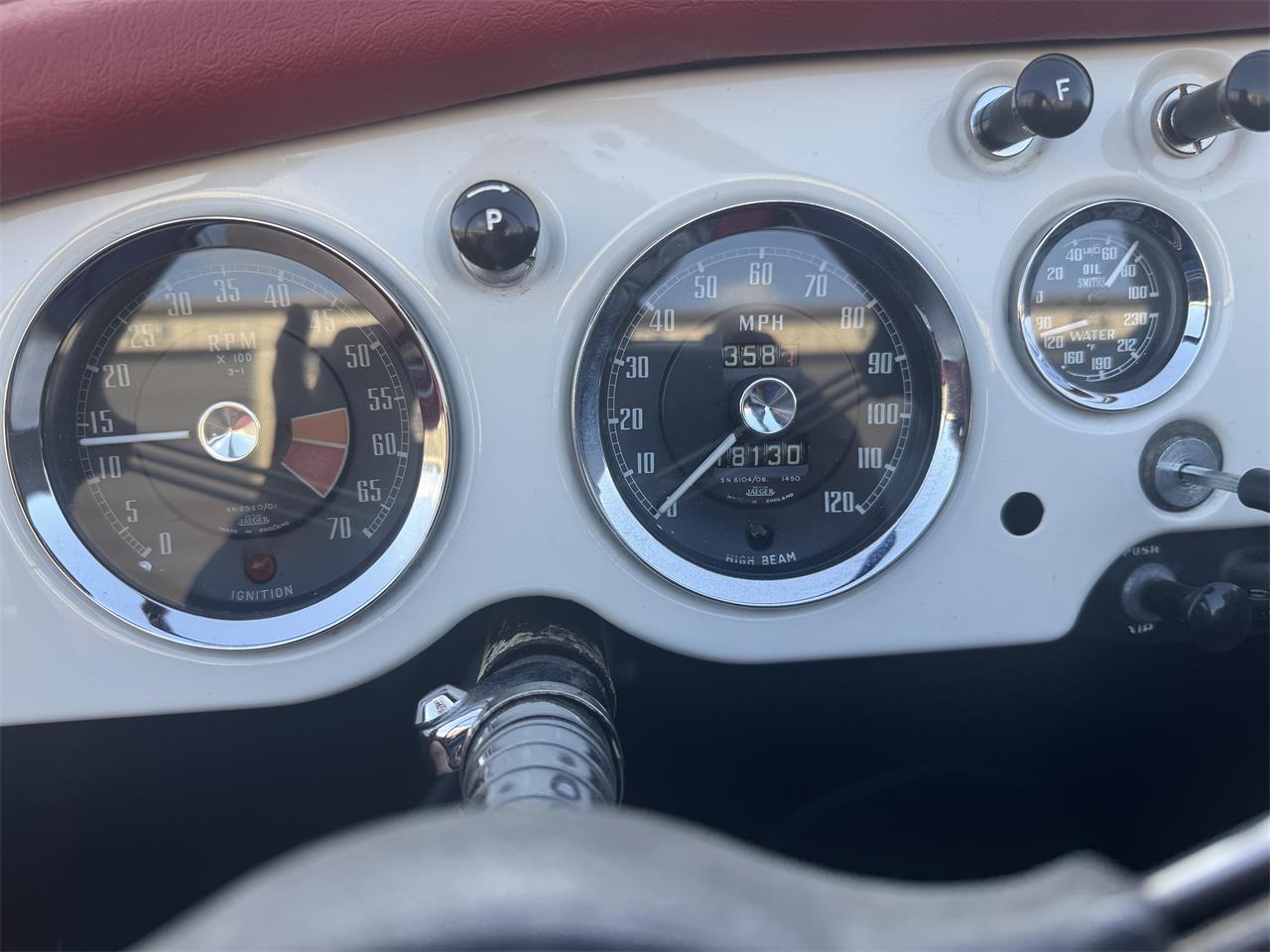 Mg-Mga-1960-White-Red-13